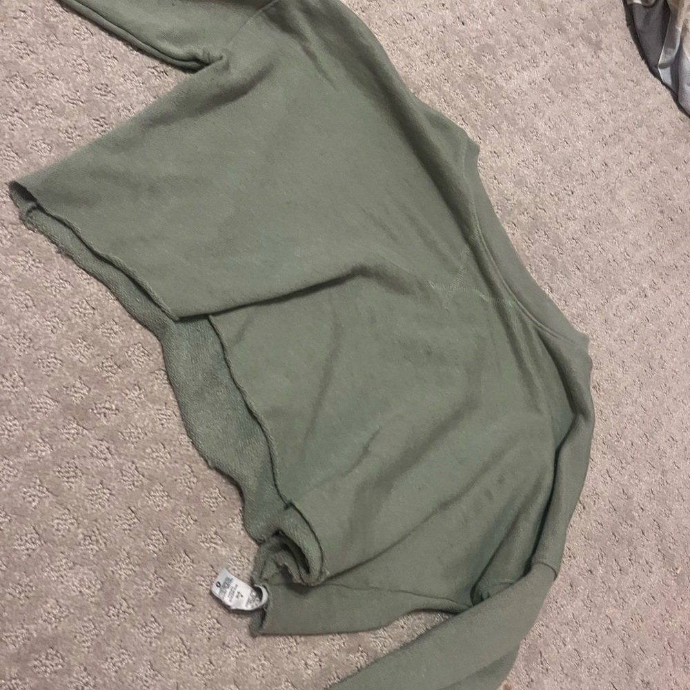 cropped sweatshirt